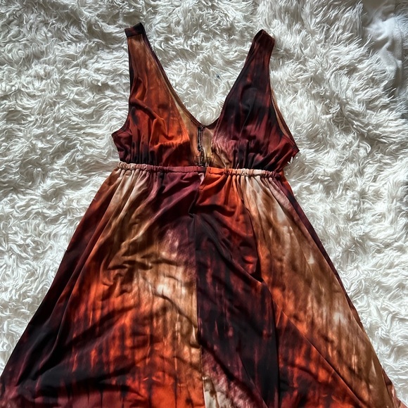 EUC-SEXY LOW V FRONT DRESS. SZ S - Picture 2 of 5